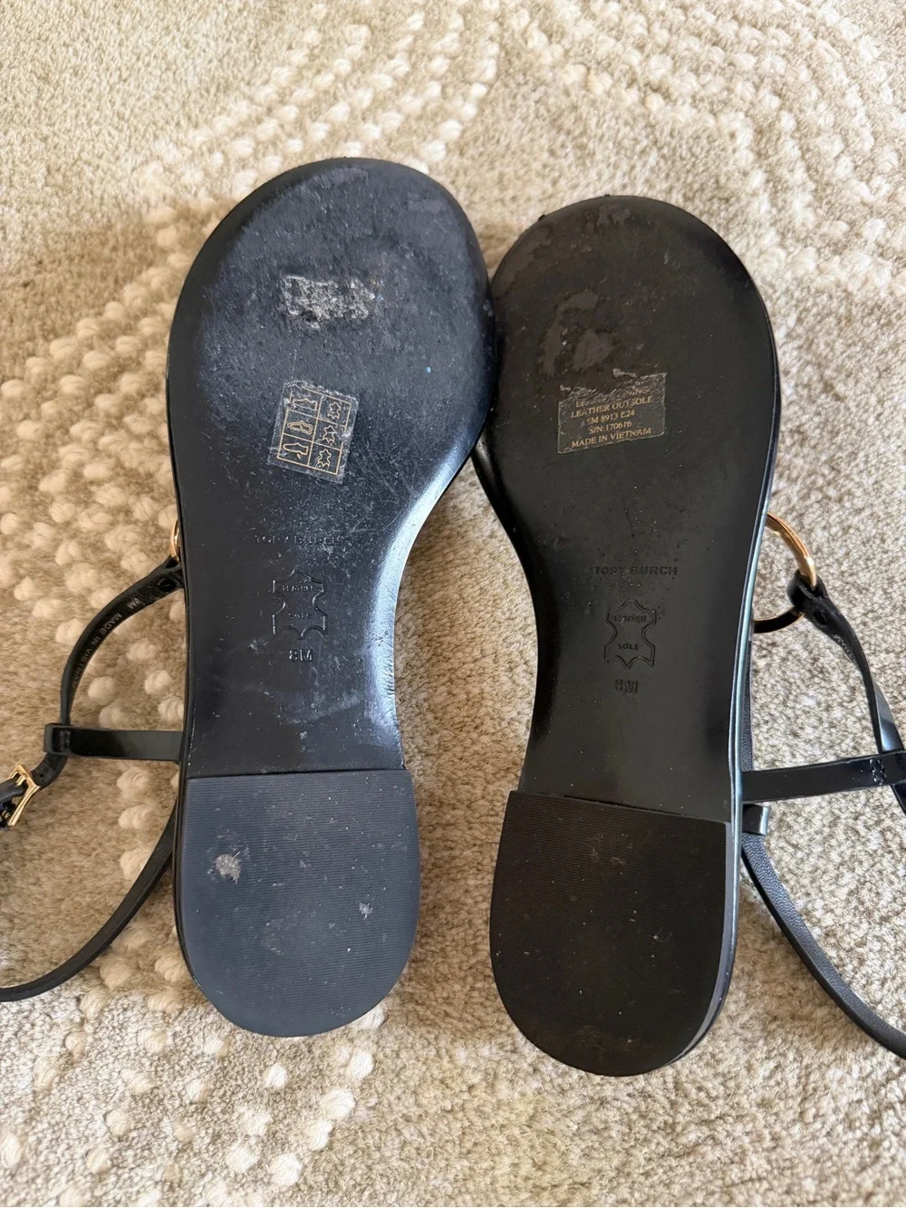 Tory Burch Black Leather Ring Sandal. Size 8